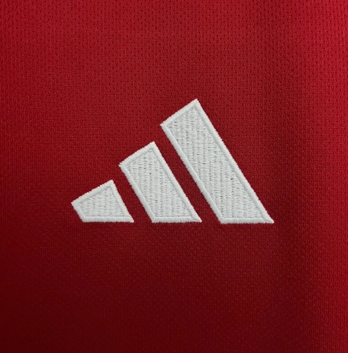 Manchester United Jersey 25/26 - Image 3