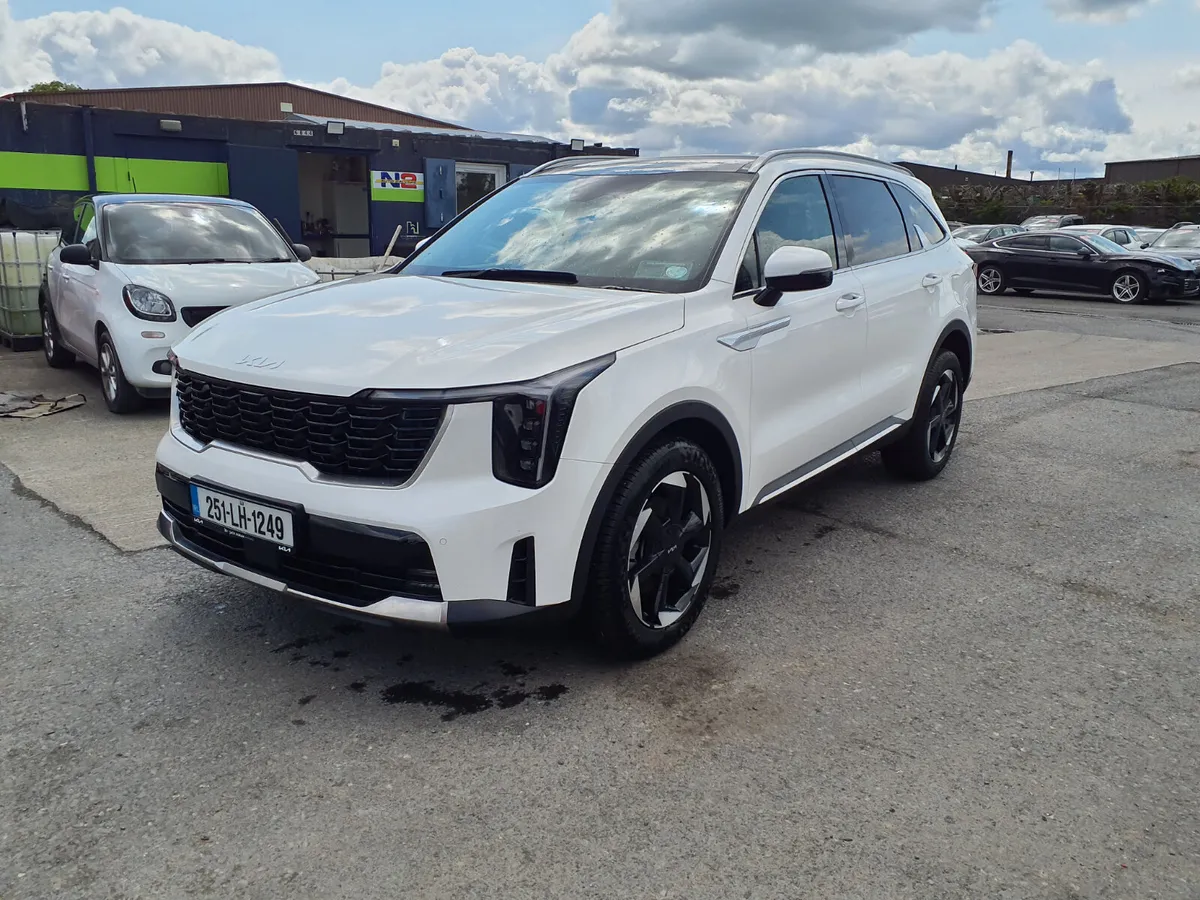 2025 Kia Sorento hybrid - Image 1