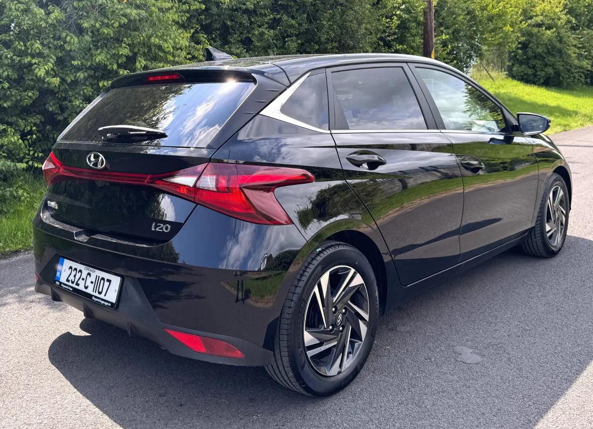 Hyundai i20 2023 - Deluxe Plus - Image 3