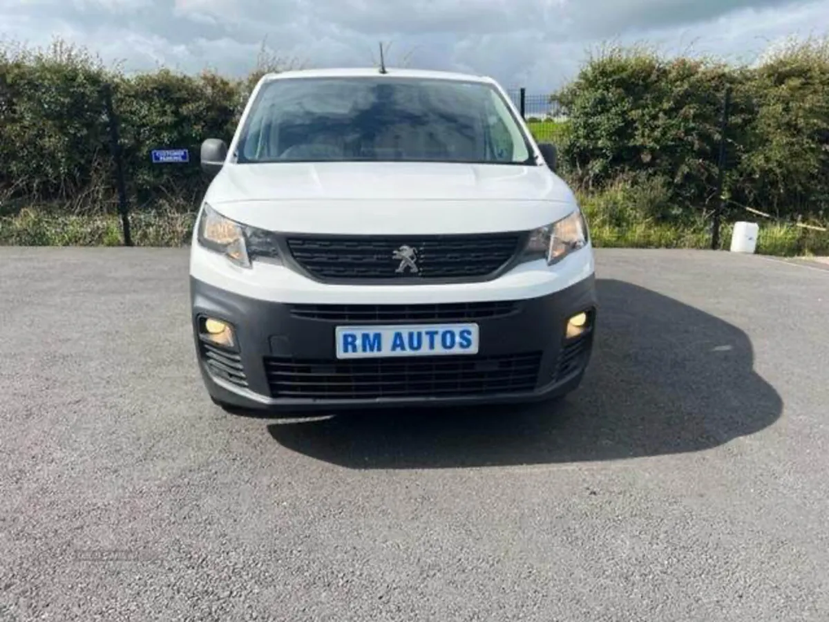Peugeot Partner - SAT NAV - Image 2