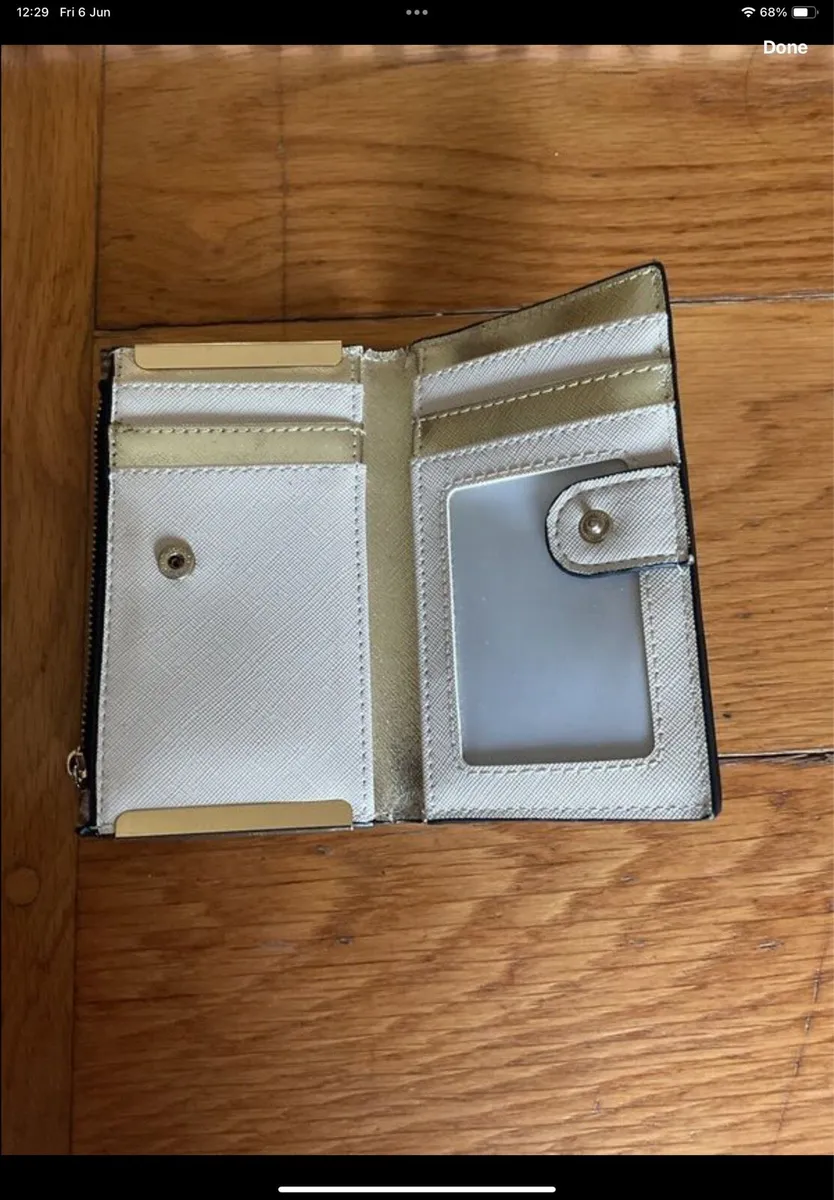 Wallet - Image 3
