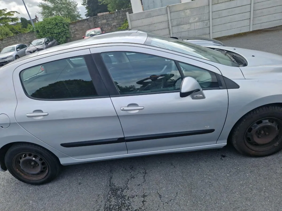 Peugeot 308 - Image 2