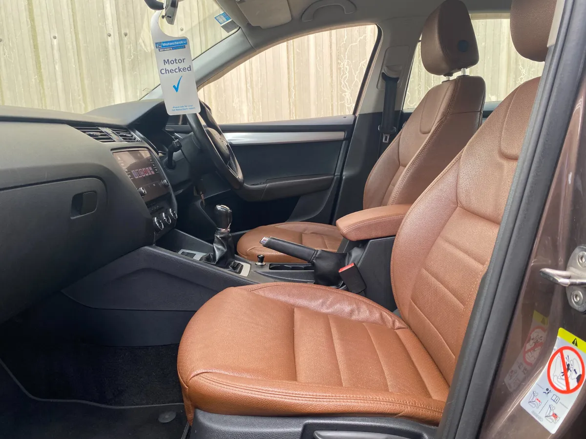 Skoda Octavia 2019//LEATHER//NAV//CAMERA - Image 4