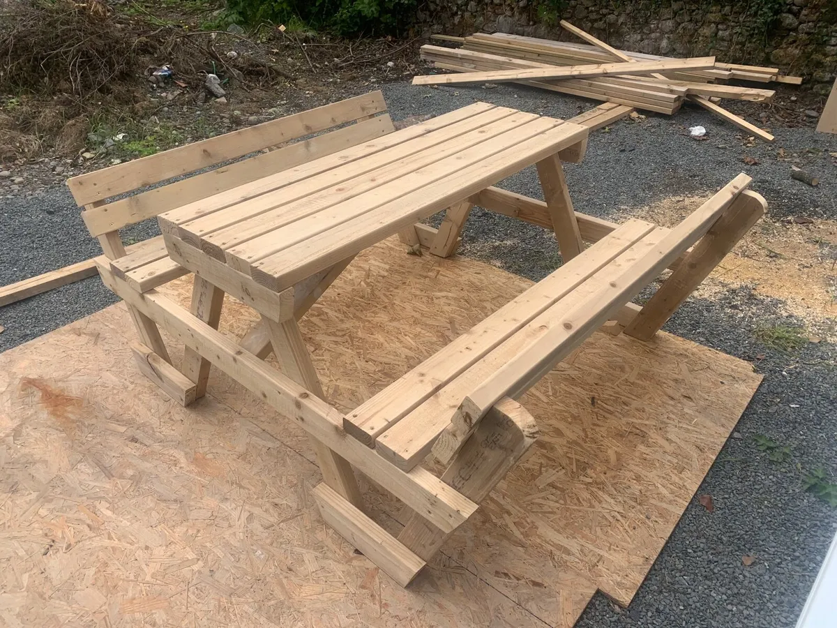 Picnic bench - Image 1