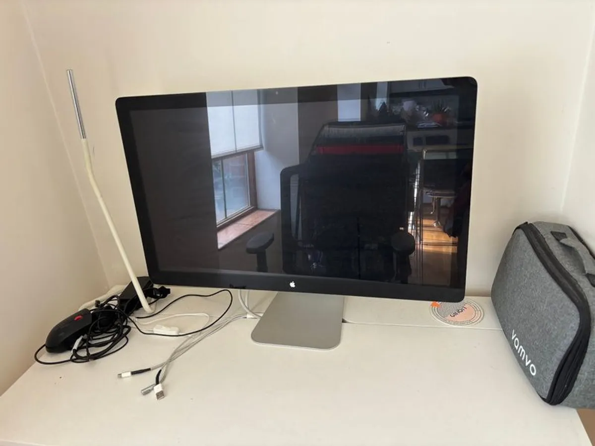 Apple LED Cinema Display 27-inch - Image 1