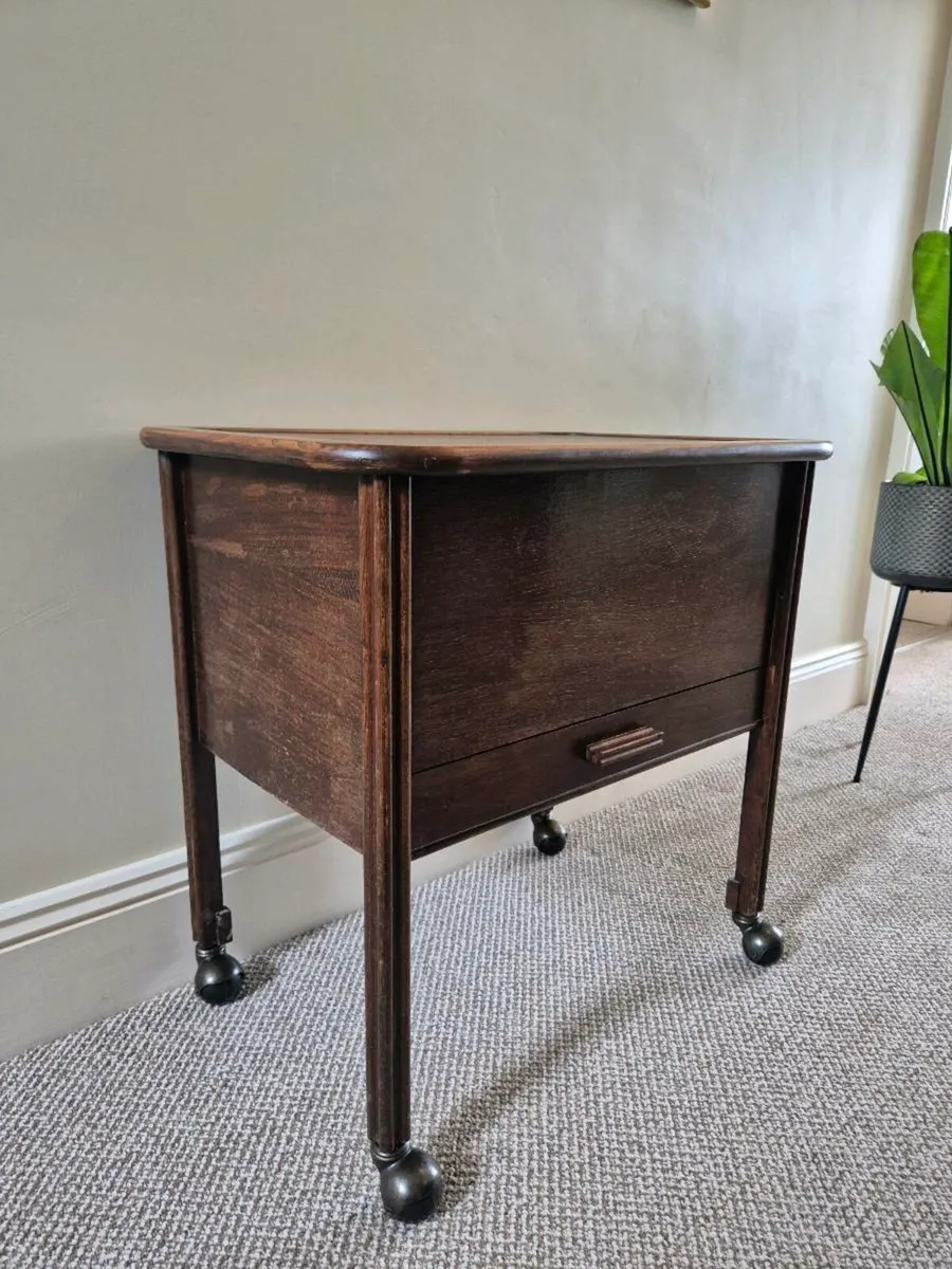 Seing cabinet - Image 3
