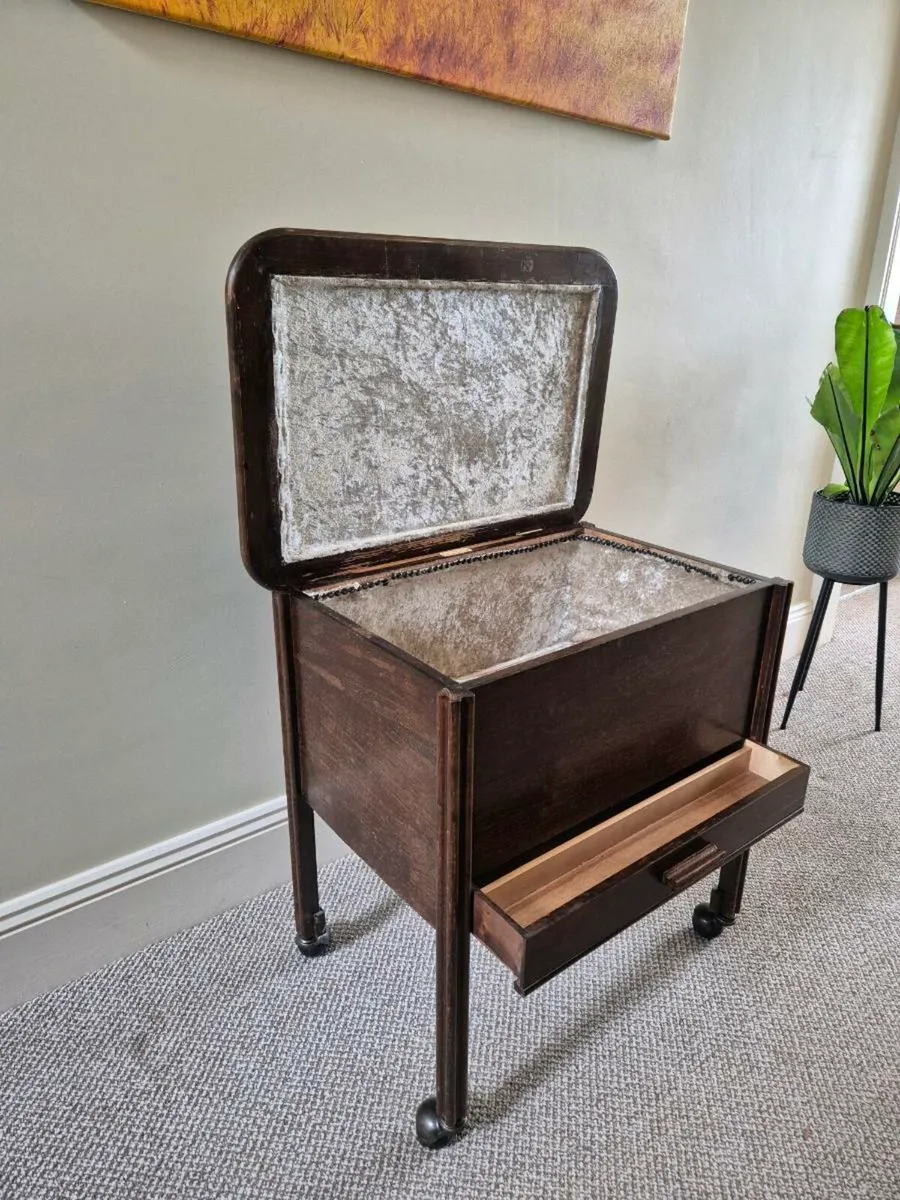 Seing cabinet - Image 4
