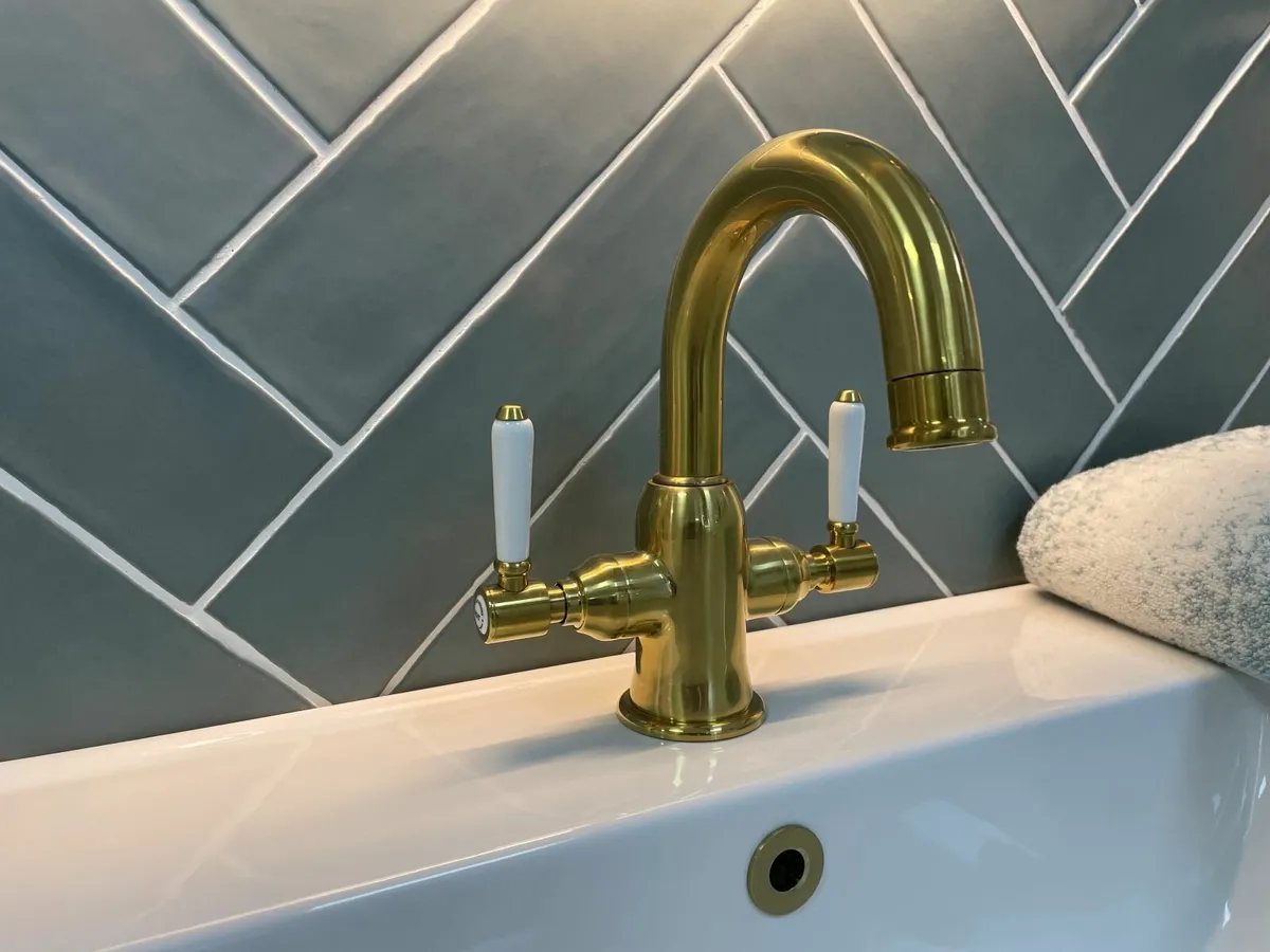 Keswick Basin Mixer & Waste - Brushed Brass