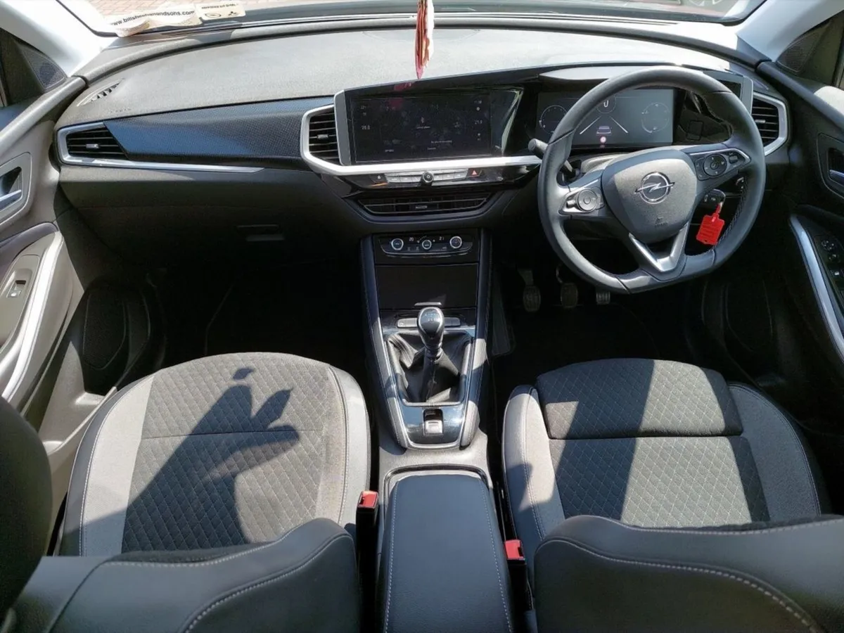 Opel GRANDLAND X SRi 1.2i 130PS 6 Speed - Image 2