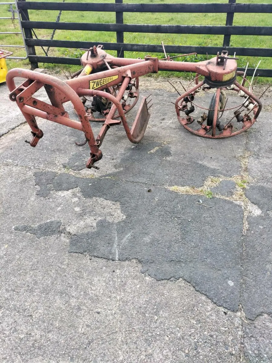Farm machinery. - Image 1