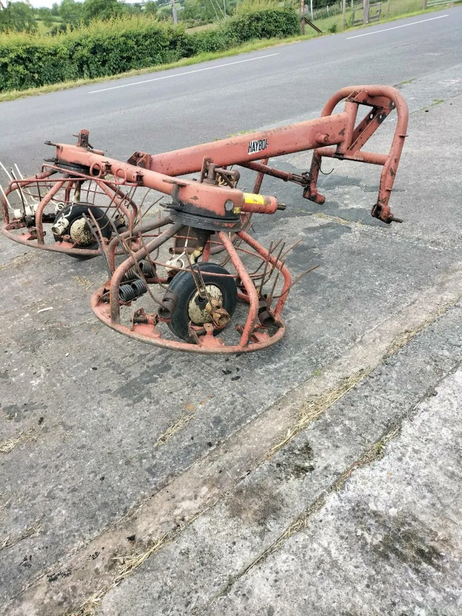Farm machinery. - Image 3