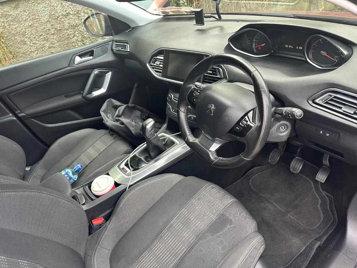Peugeot 308 2015 - Image 4