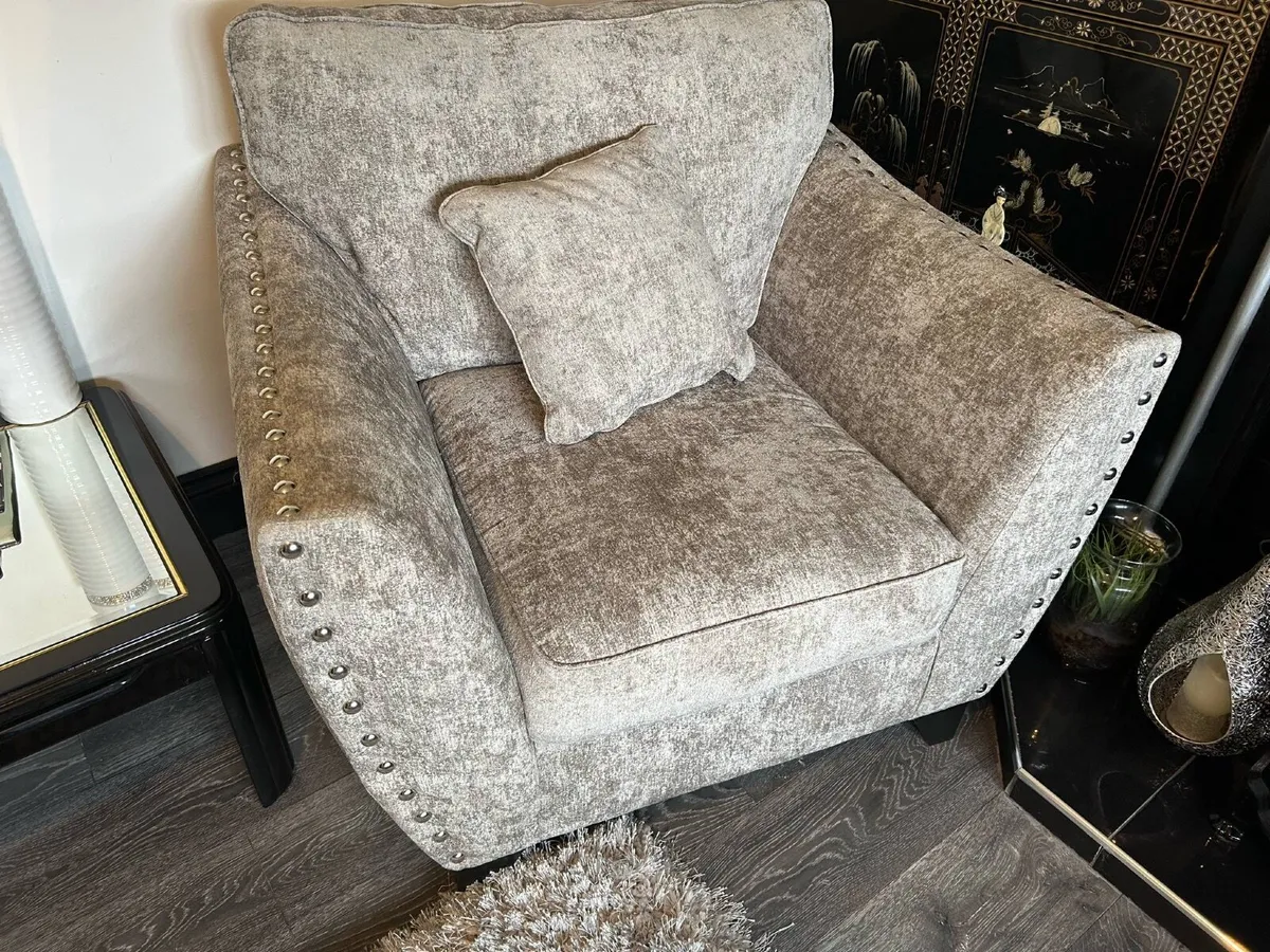 Furniture - Image 3