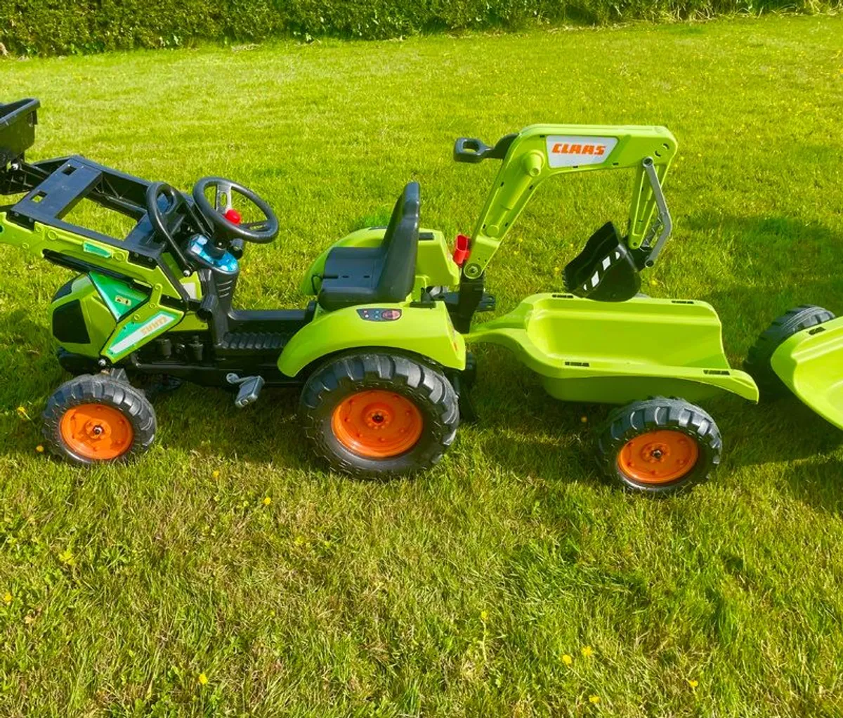 Large Ride on toy tractor - Image 1