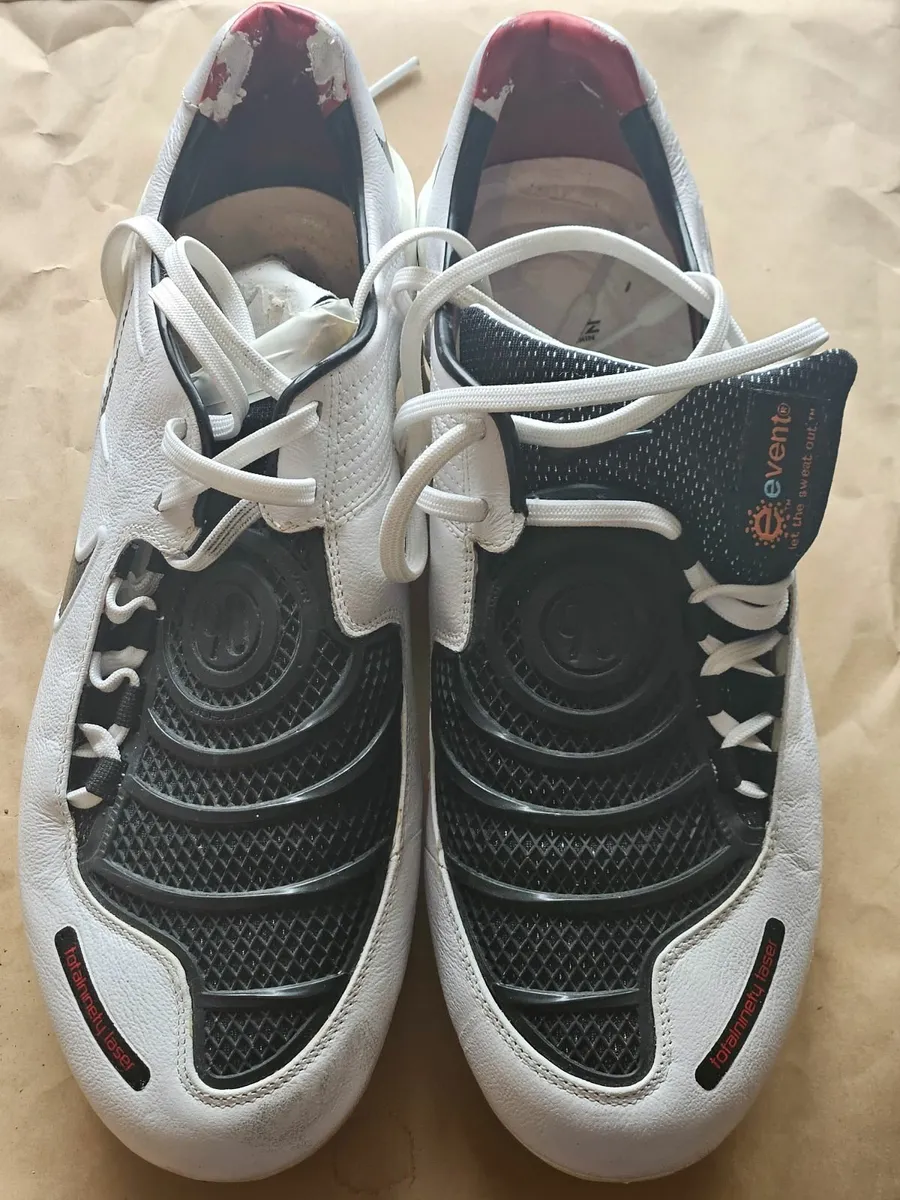 2 Pairs  of  Extremely Rare Nike football boots - Image 4
