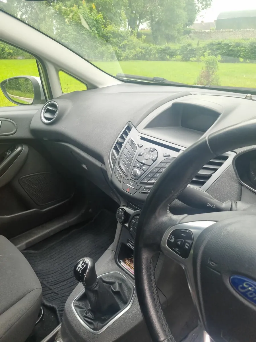 Ford Fiesta 2015 - Image 4