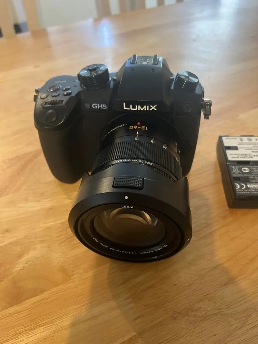 Gh5 Camera + 12- 60mm 2.8 - 4.0 lens + coupler - Image 2