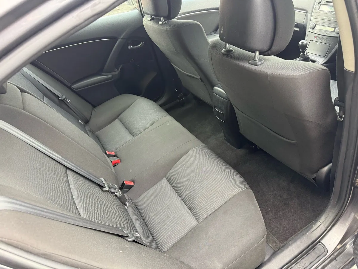 Toyota Avensis - Image 4