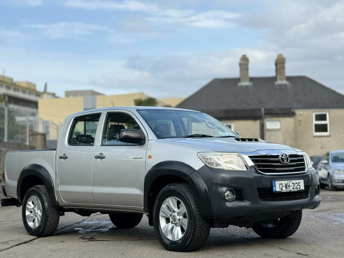 2012 Toyota Hilux - Image 2