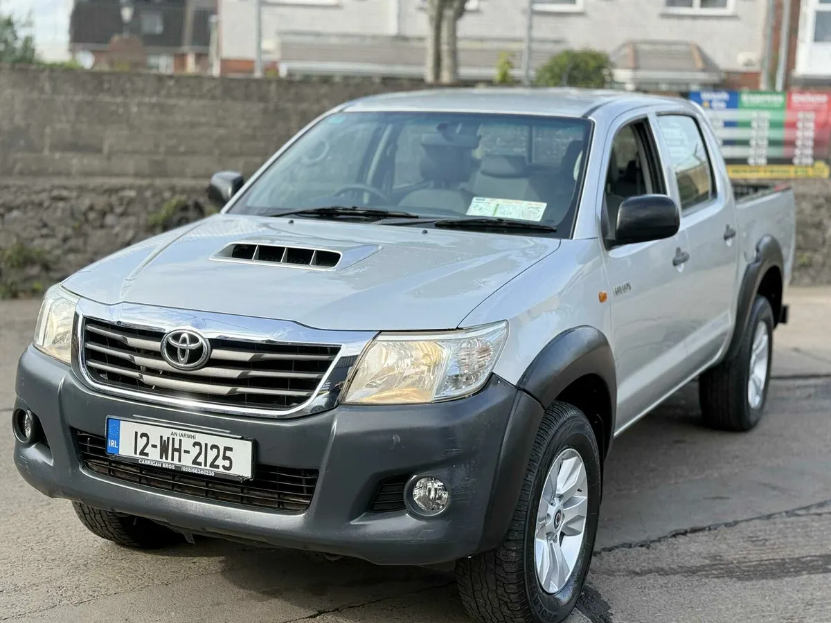 2012 Toyota Hilux - Image 4