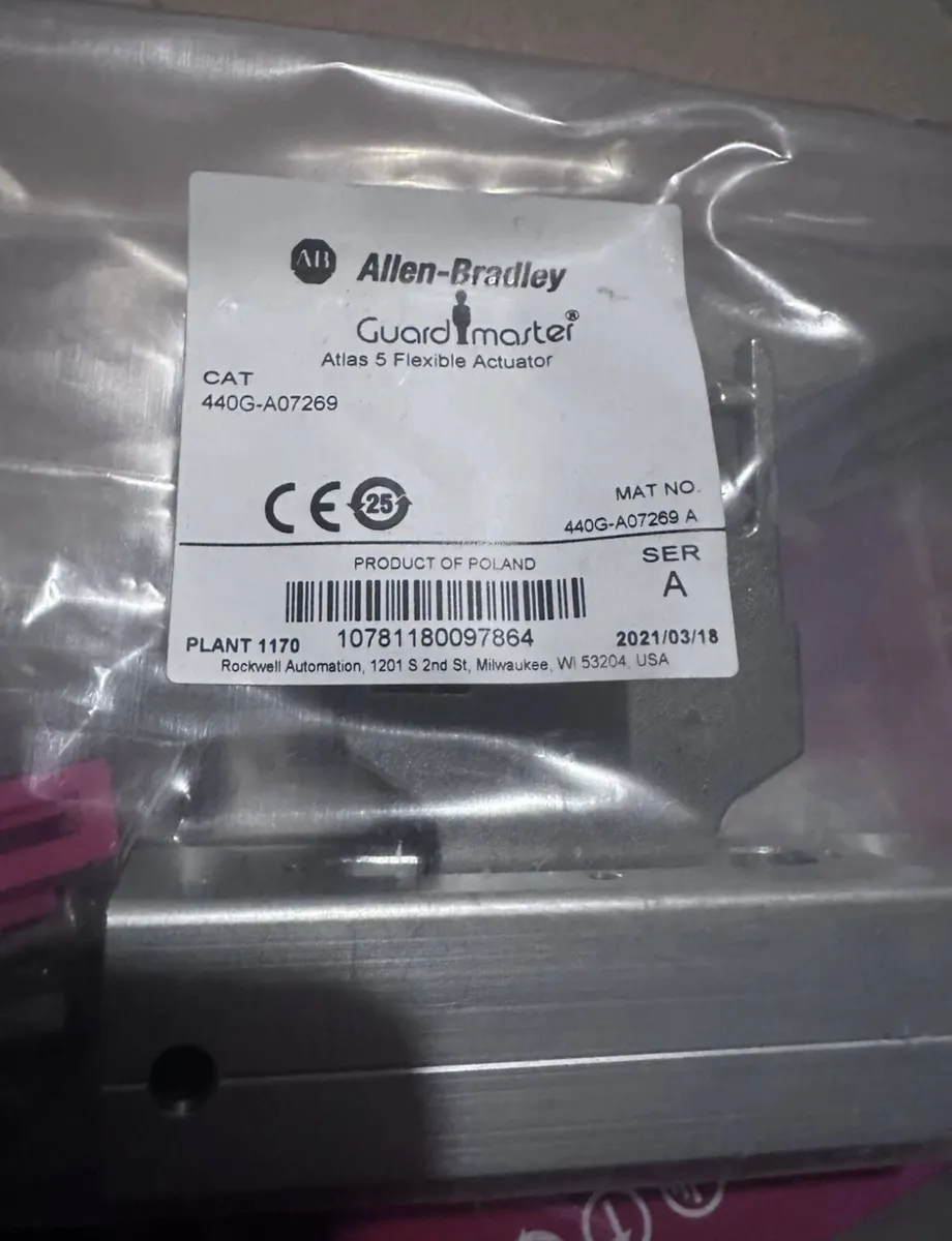 Allen-Bradley Solenoid Interlock Switch 440G-L - Image 3