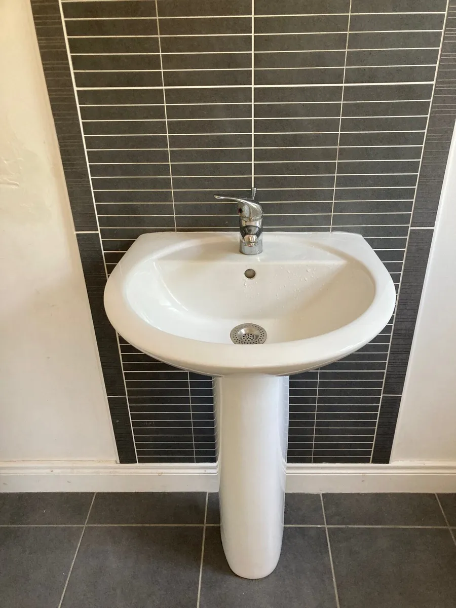 Bathroom sinks