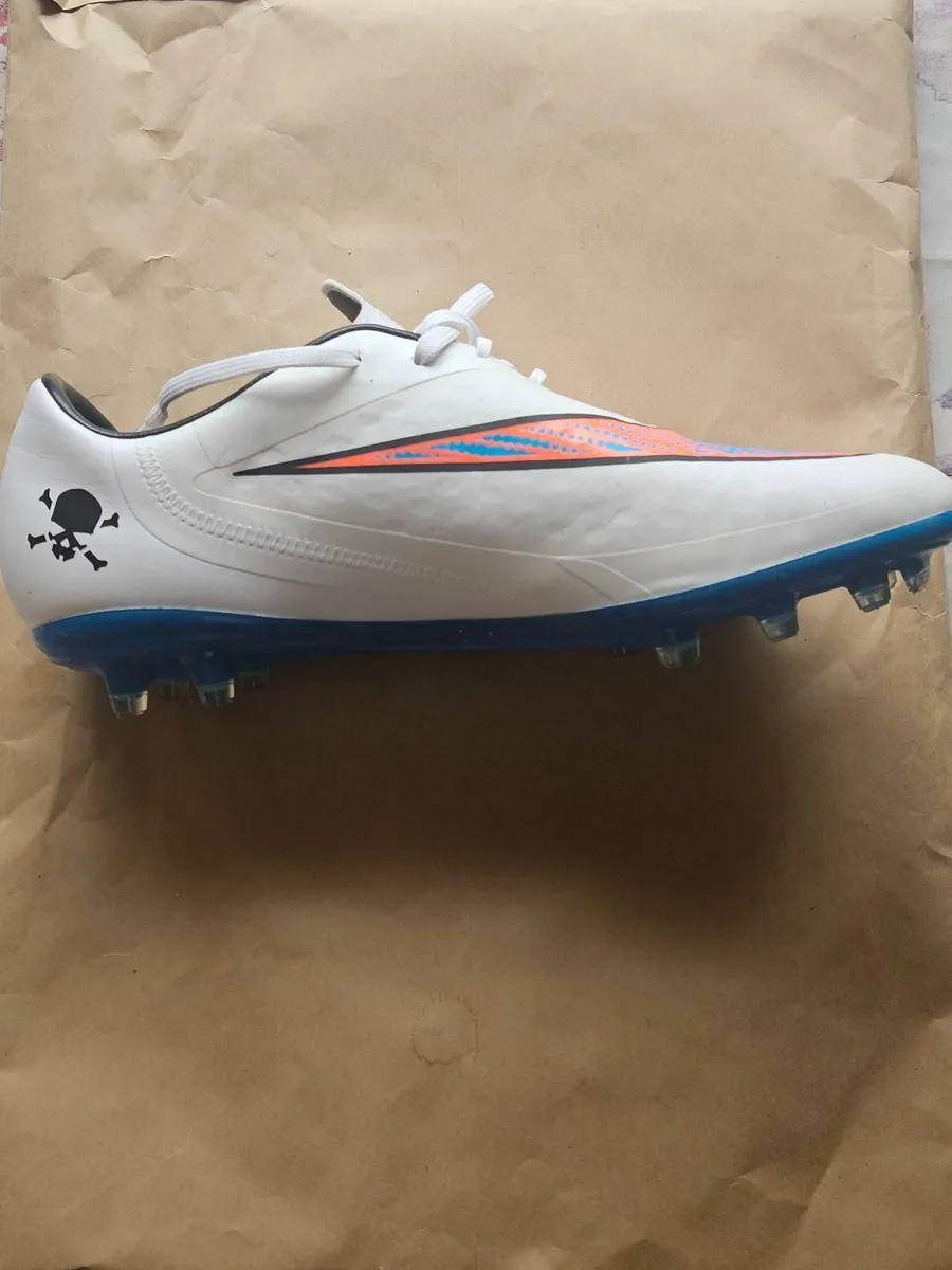 2 Pairs  of  Extremely Rare Nike football boots - Image 2