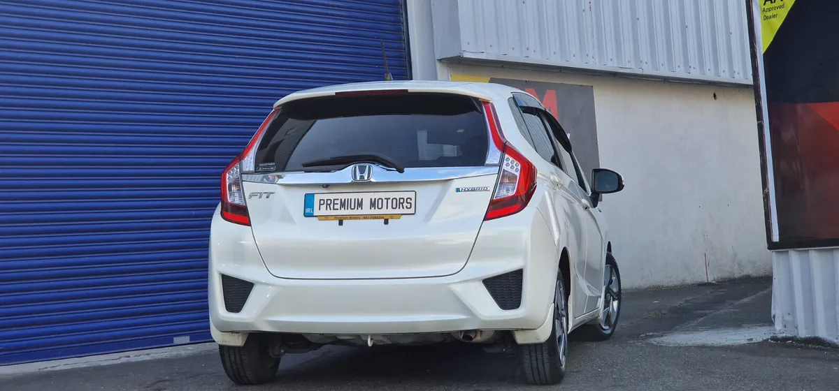 Honda fit Hybrid - Image 3