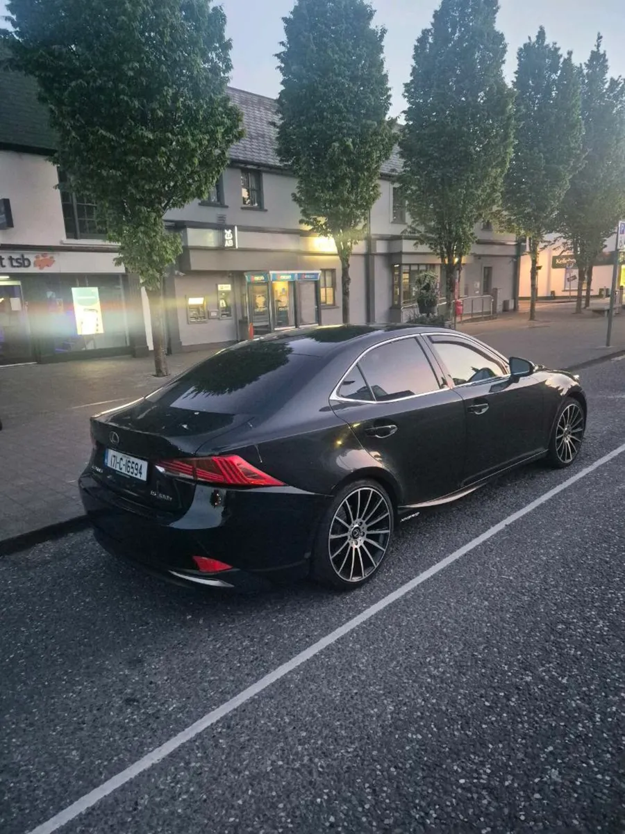 Lexus is300h - Image 3