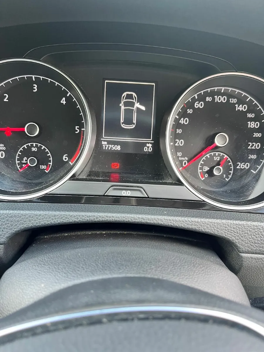 Volkswagen Golf 2013 - Image 2
