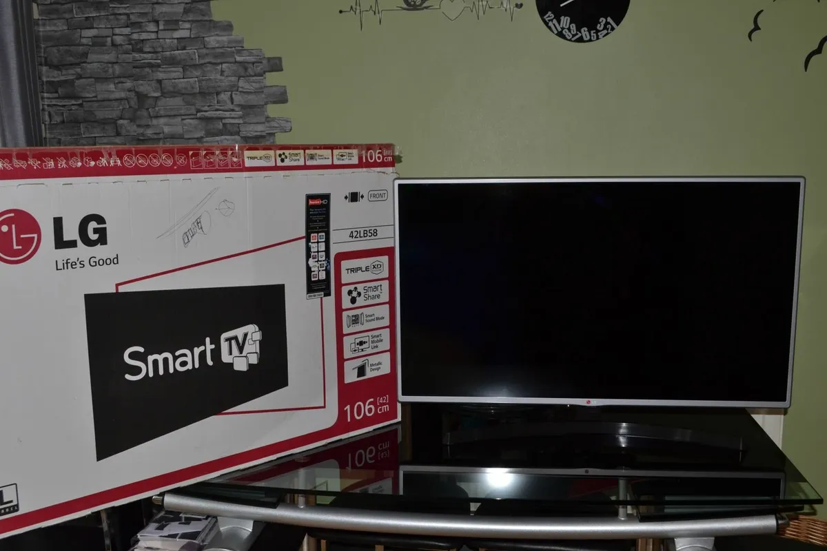 LG 42-inch Full HD Smart TV - Image 4