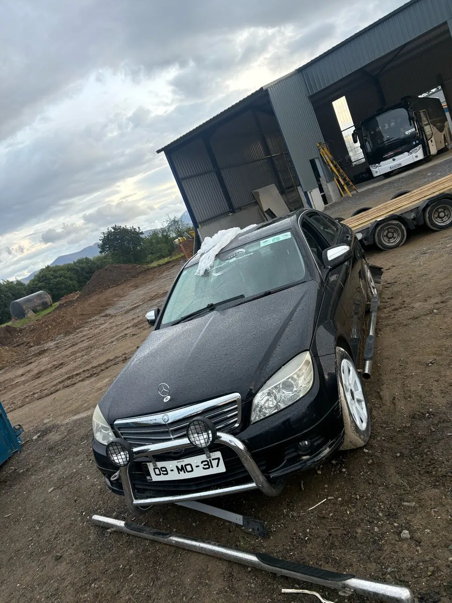 09 Mercedes W204 C Class *Parts* or *Full* - Image 4
