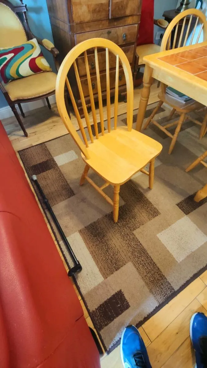 Kitchen Table and Chairs - Image 3
