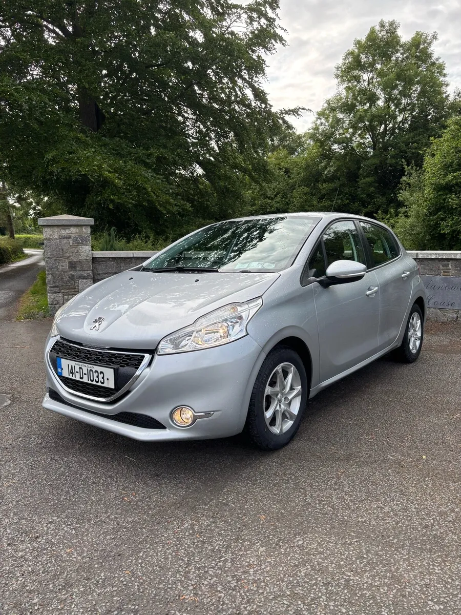 2014 Peugeot 208 Automatic 1.4 Diesel - Image 2