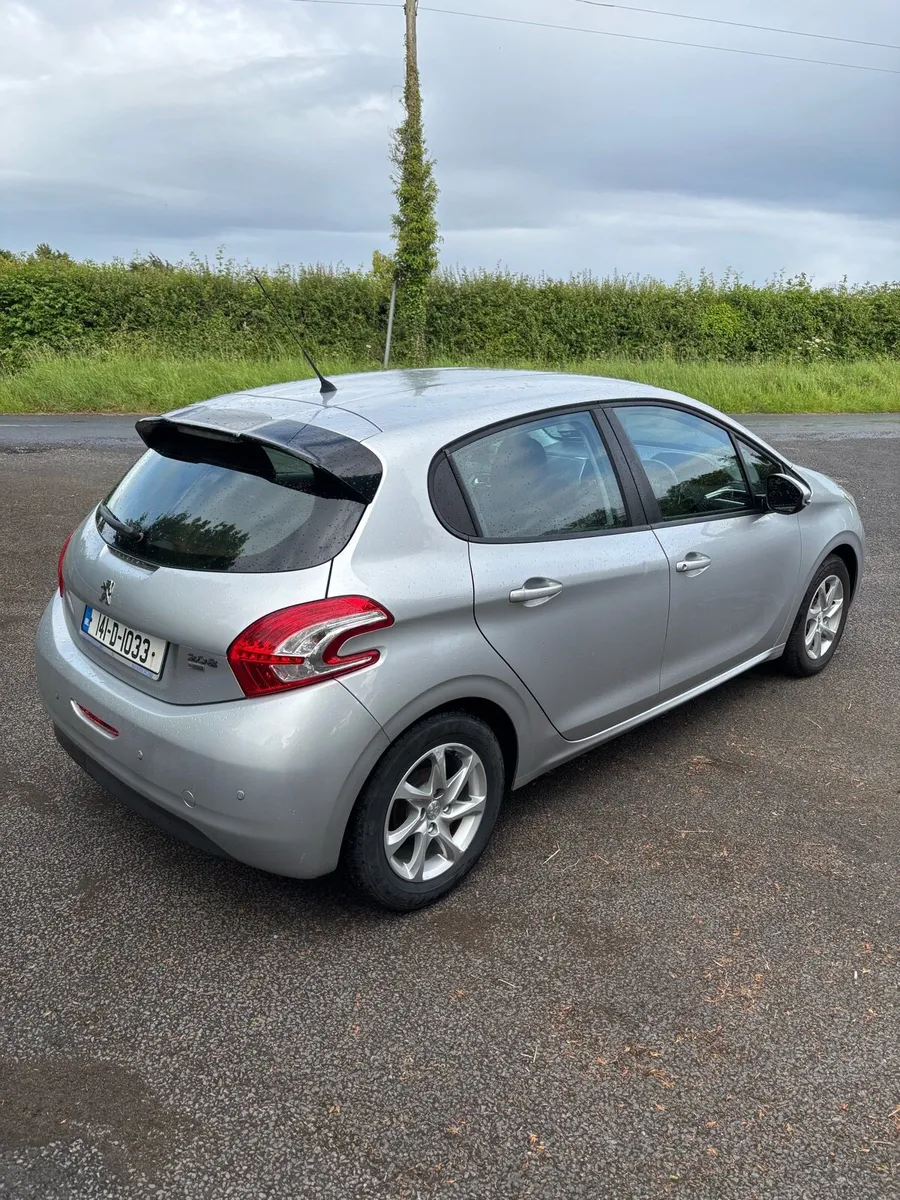 2014 Peugeot 208 Automatic 1.4 Diesel - Image 4