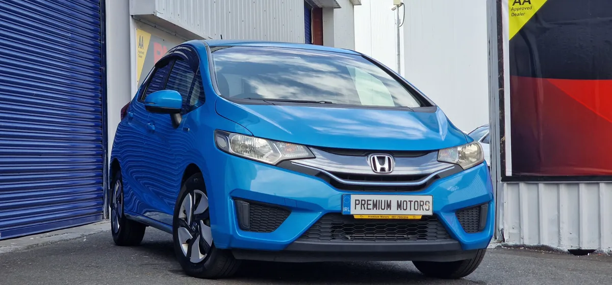 Honda fit Hybrid - Image 2