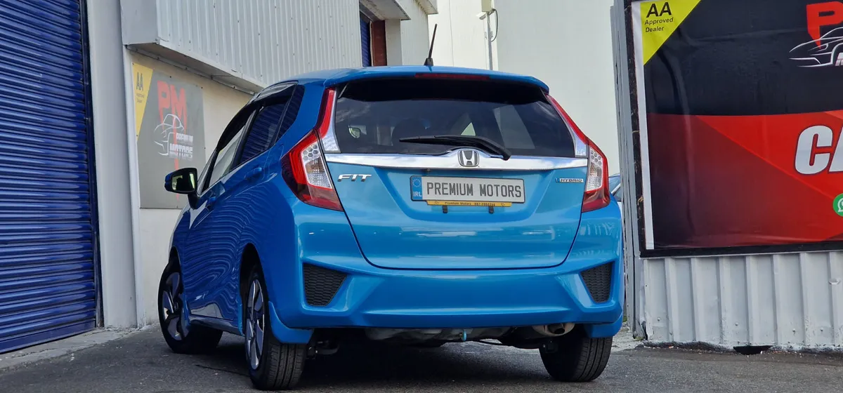 Honda fit Hybrid - Image 3