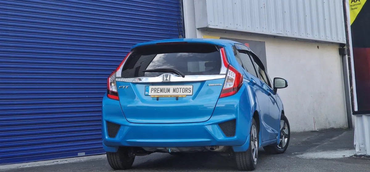Honda fit Hybrid - Image 4