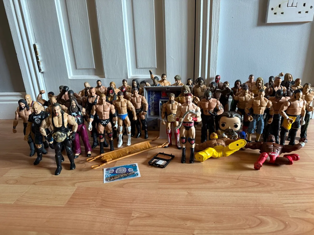 Wwe 50 wrestling figures,stage& accessories bundle - Image 1