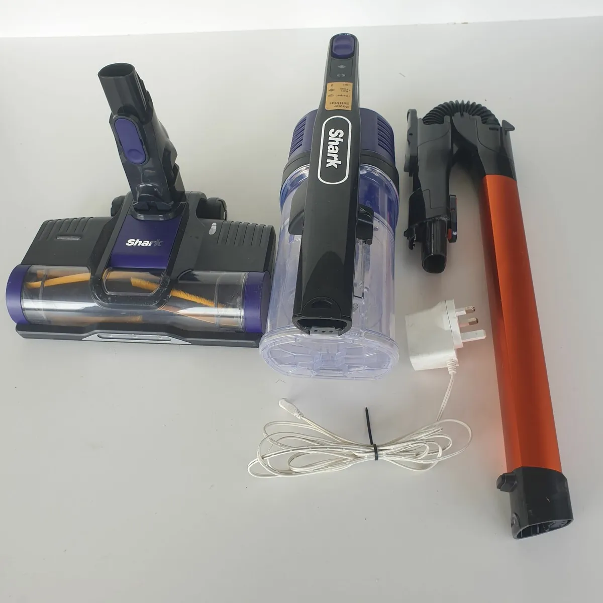 Shark cordless vacuum working video - Image 2