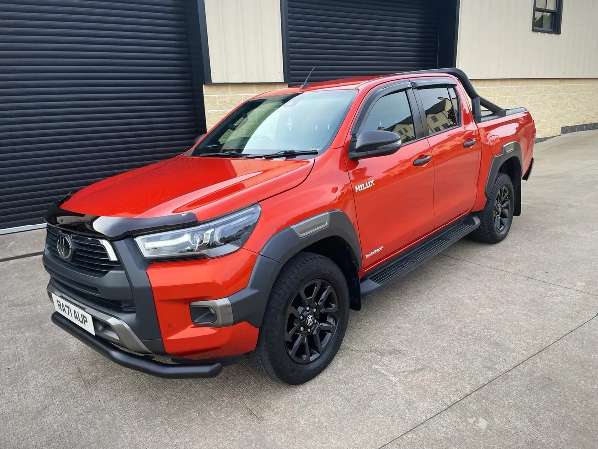 212 2021 TOYOTA HILUX 2.8 INVINCIBLE X AUTO - Image 1