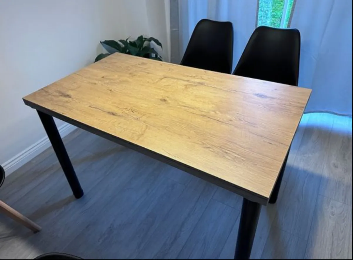 Dining table - Image 2