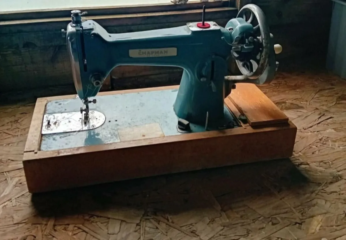 Sewing machine - Image 4