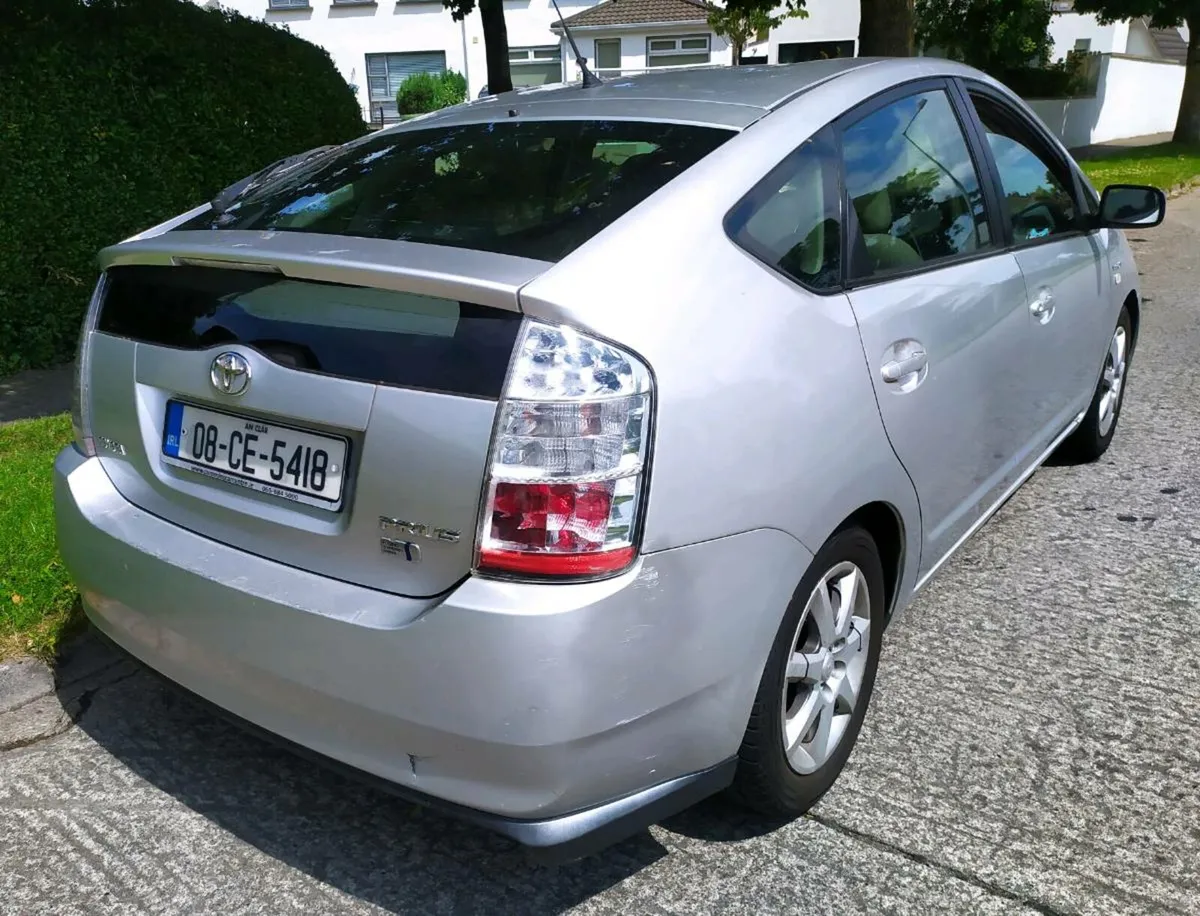 Toyota Prius 1.5 Hybrid - Image 4