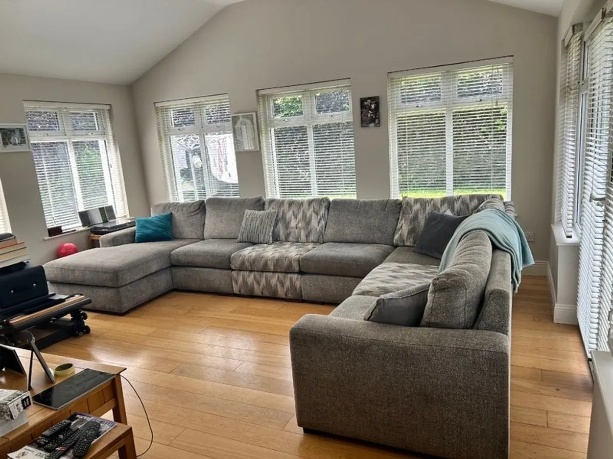L shape couch - Image 1
