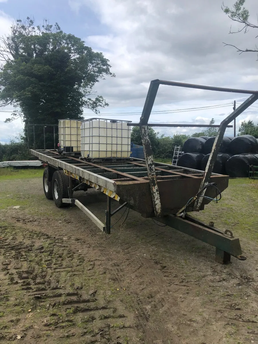 Bale trailer - Image 3