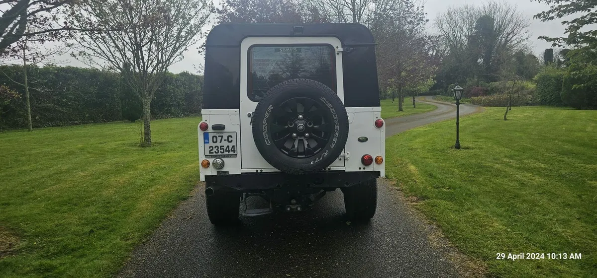 Land rover defender - Image 3
