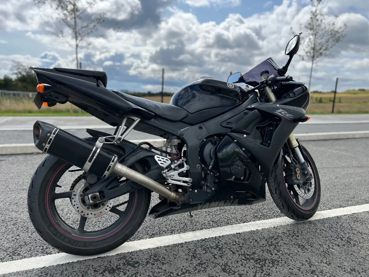 YAMAHA R6 2010 - Image 1