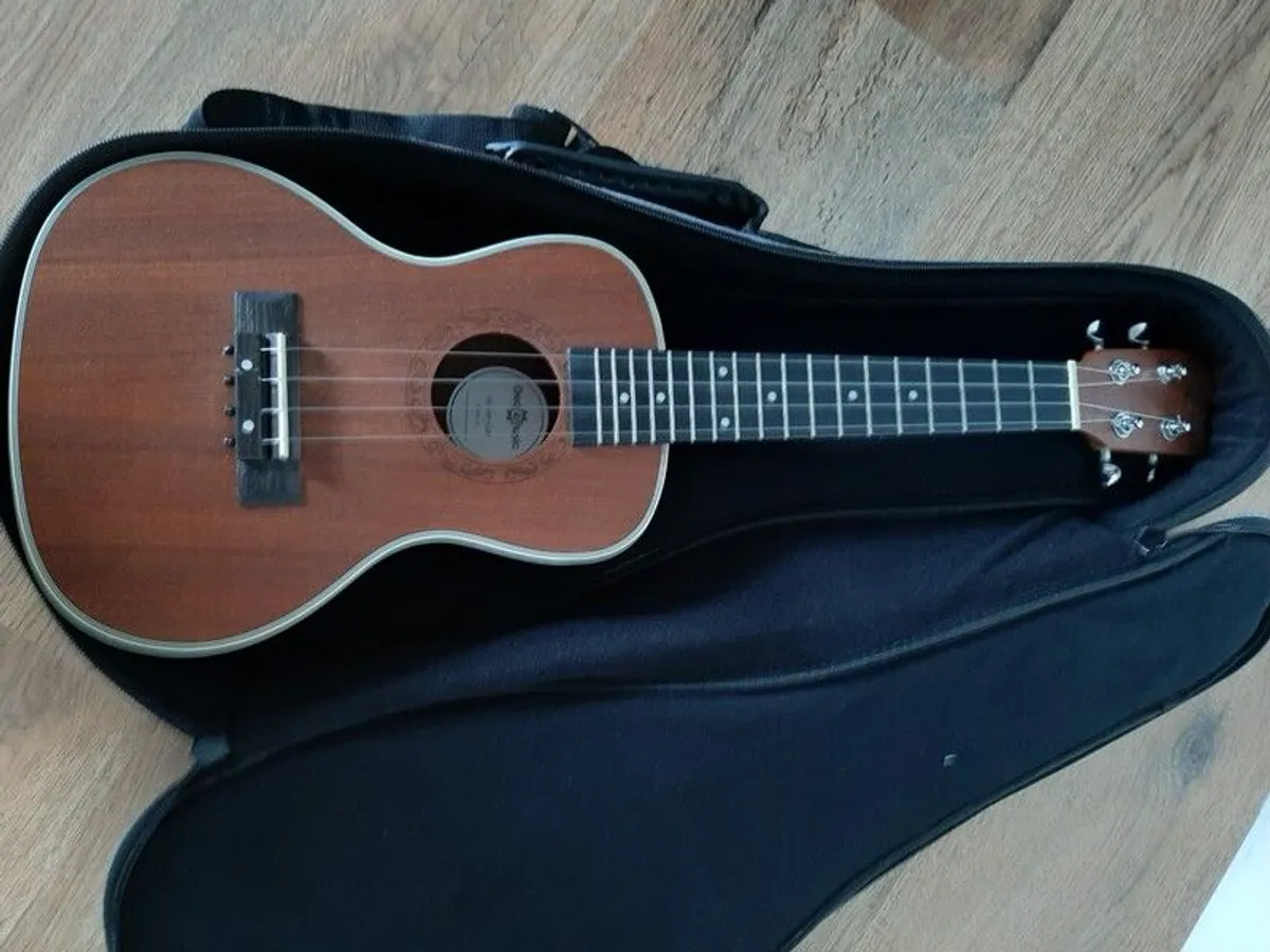 concert ukulele - Image 1