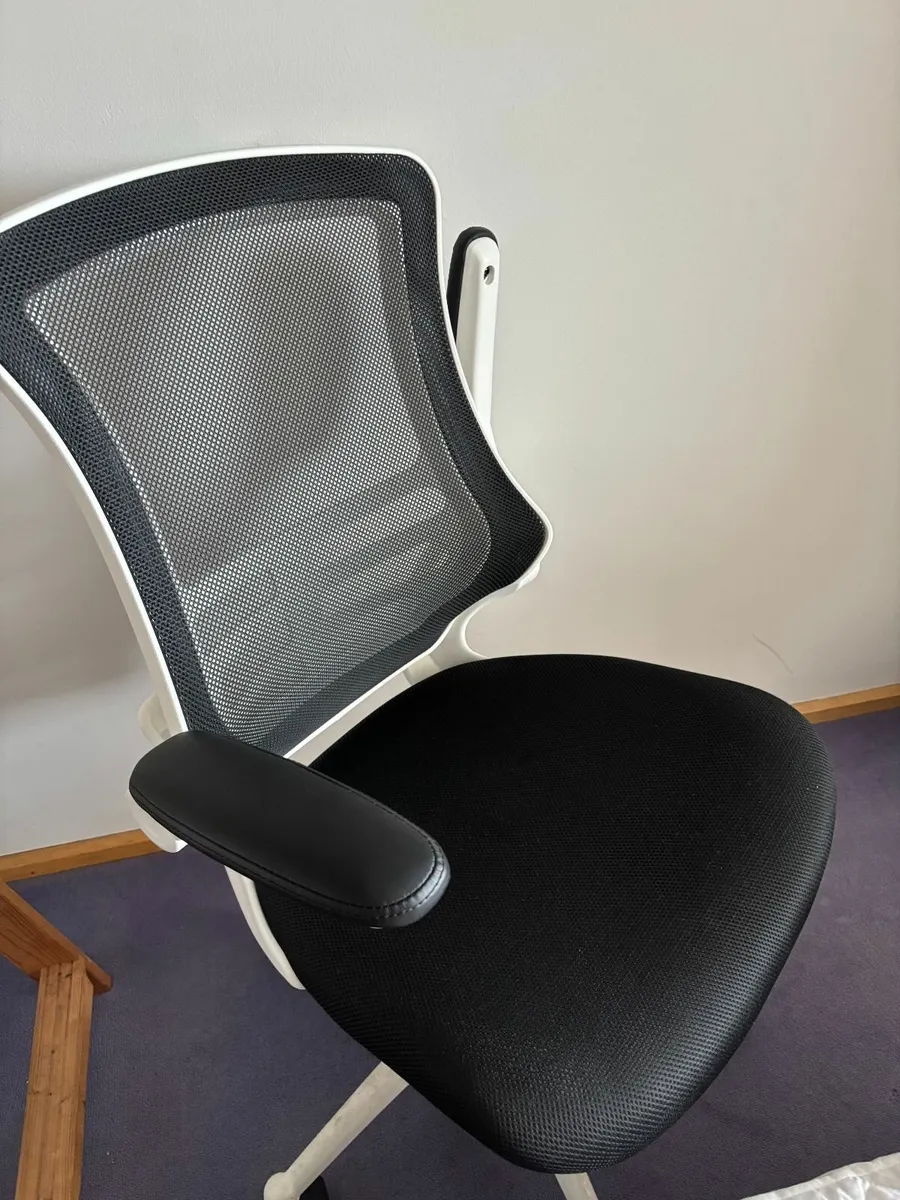 Ergonomic Office Swivel Chair - Image 3